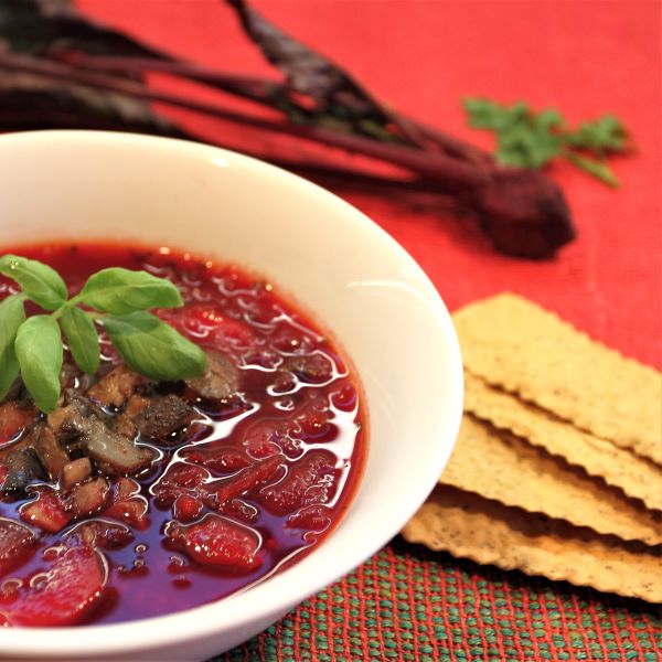 MUSHROOMS BORCH with chickpea crackers